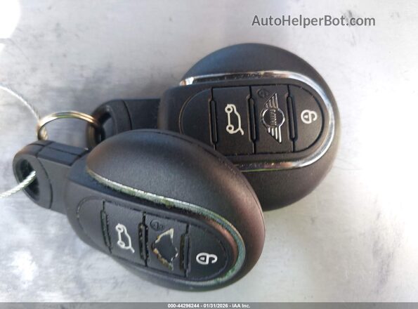 WMW33DH07N2R59369 2022 MINI HARDTOP Cream Widok deski rozdzielczej