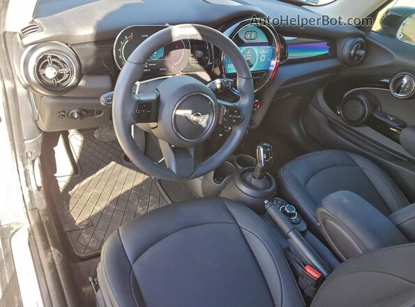 WMW33DH08P2T47300 2023 MINI COOPER White Widok deski rozdzielczej