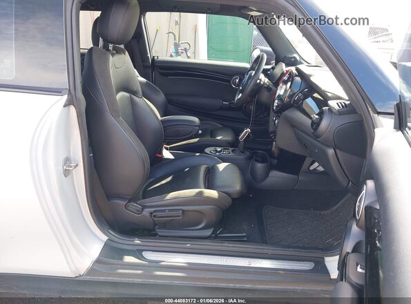 WMW53DH02P2S52756 2023 MINI HARDTOP White Vista interior delantera