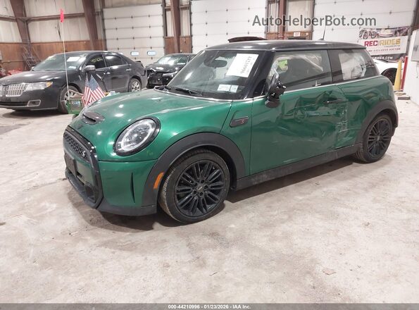 WMW53DH06R2V29900 2024 MINI HARDTOP Green წინა მარცხენა ხედი სამი მეოთხედიდან