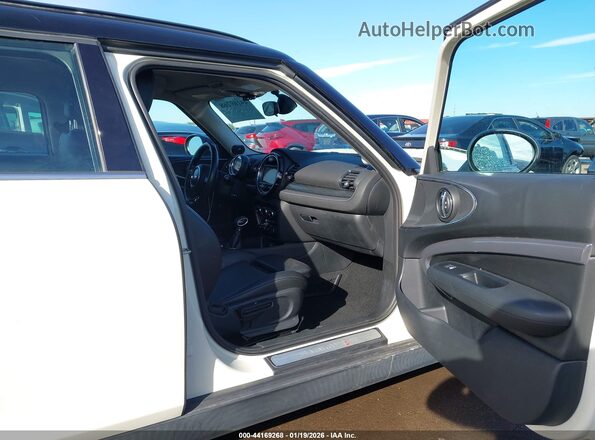 WMWLN9C38H2E49581 2017 MINI CLUBMAN White 
