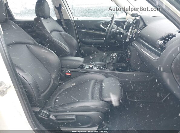 WMWLU5C30H2E84336 2017 MINI CLUBMAN White Widok wnętrza z przodu