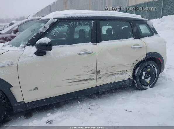 WMWLU5C30H2E84336 2017 MINI CLUBMAN White Widok z przodu
