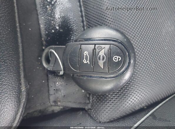 WMWLU5C30H2E84336 2017 MINI CLUBMAN White Widok deski rozdzielczej