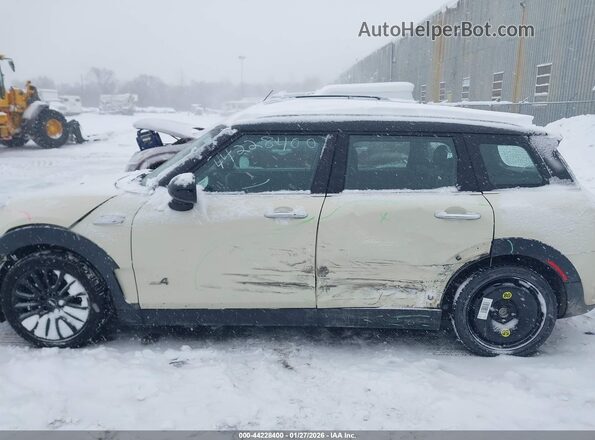 WMWLU5C30H2E84336 2017 MINI CLUBMAN White Widok wnętrza 360 stopni