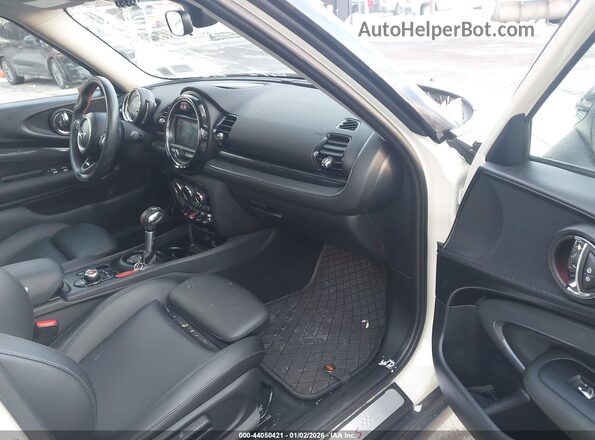 WMWLU5C58K2G05252 2019 MINI CLUBMAN White Widok wnętrza z przodu