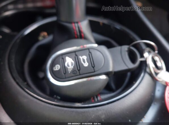 WMWLU5C58K2G05252 2019 MINI CLUBMAN White Widok deski rozdzielczej