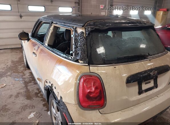 WMWXP5C53J2G61607 2018 MINI HARDTOP Cream Սարքավորումների վահանակի տեսք