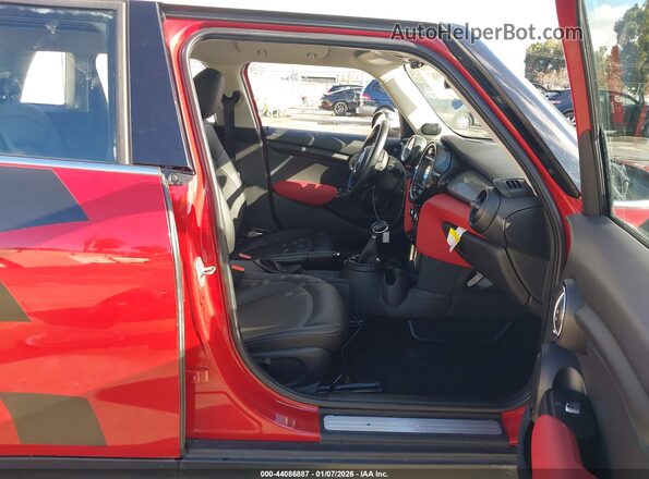 WMWXU1C53G2D08228 2016 MINI HARDTOP Красный Вид салона спереди