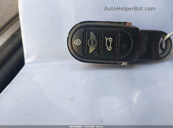 WMWXU1C53G2D08228 2016 MINI HARDTOP Красный Вид панели приборов