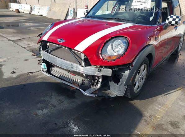 WMWXU1C53G2D08228 2016 MINI HARDTOP Красный Вид задней части салона