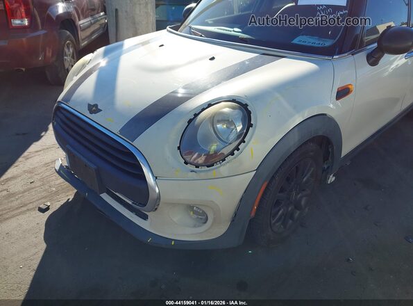 WMWXU1C55J2F79895 2018 MINI HARDTOP White Instrument cluster view