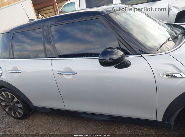 WMWXU3C3XH2D33364 2017 MINI HARDTOP Gray Rear interior view