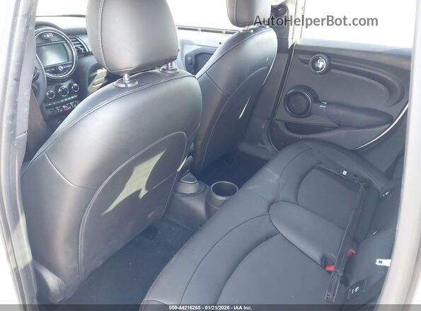 WMWXU7C04L2L89965 2020 MINI HARDTOP White VIN sticker view