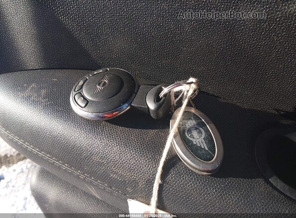WMWZC5C56GWP49344 2016 MINI COUNTRYMAN Синий Вид панели приборов