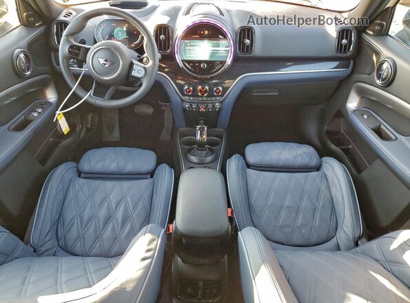 WMZ83BR04R3R61981 2024 MINI COOPER White Vista del salpicadero