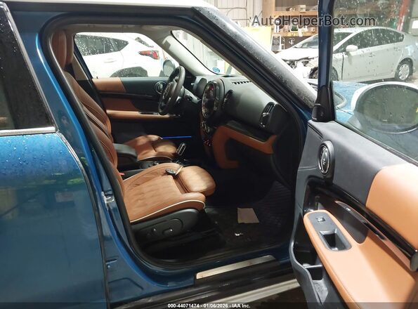 WMZ83BR08P3P91802 2023 MINI COUNTRYMAN Blue Vista interior delantera