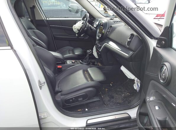 WMZYT5C31J3D82328 2018 MINI COUNTRYMAN White 