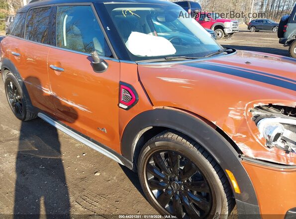 WMZYT5C37J3E61759 2018 MINI COUNTRYMAN Orange Widok z przodu