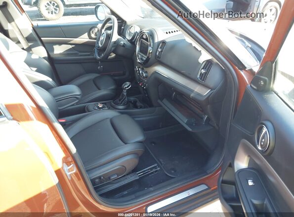 WMZYT5C37J3E61759 2018 MINI COUNTRYMAN Orange Widok wnętrza z przodu