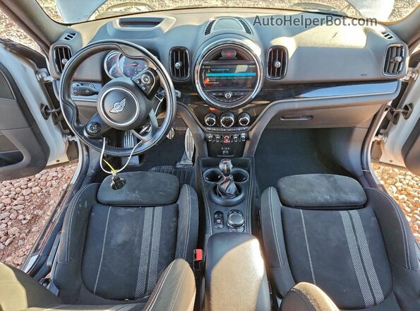 WMZYV9C34J3B92136 2018 MINI COOPER White Вид панелі приладів