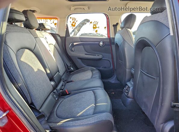 WMZYW7C09L3L90928 2020 MINI COOPER Red Vista de los asientos traseros