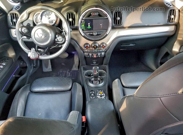 WMZYX1C08L3L62466 2020 MINI COOPER Серый Вид панели приборов