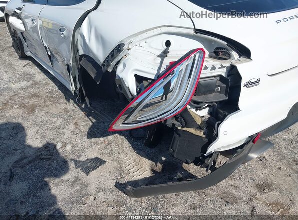 WP0AA2A70GL000159 2016 PORSCHE PANAMERA White Widok z przodu