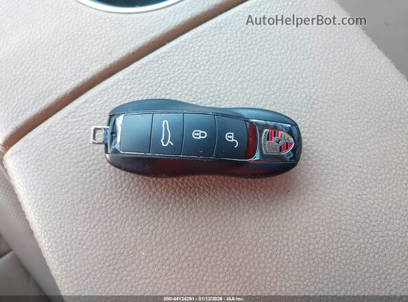 WP0AA2A70GL000159 2016 PORSCHE PANAMERA White Widok deski rozdzielczej