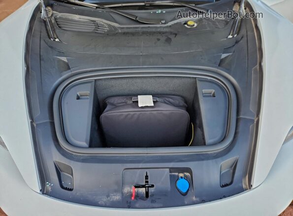 WP0AA2Y17RSA13620 2024 PORSCHE TAYCAN White Vista interior trasera