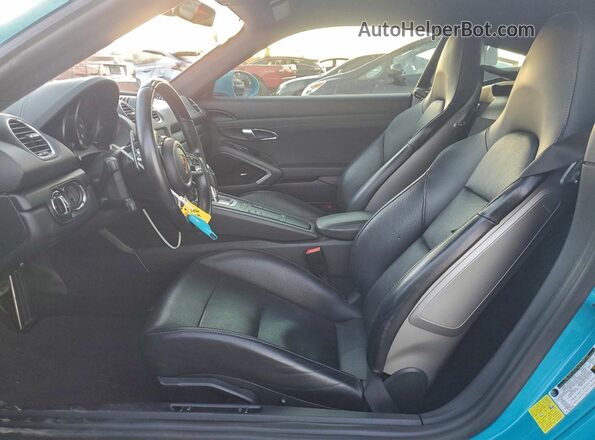 WP0AB2A88JS278519 2018 PORSCHE CAYMAN Синий Вид салона спереди