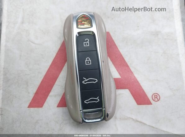 WP0BC2Y12PSA68066 2023 PORSCHE TAYCAN Tan წინა პანელის ხედი