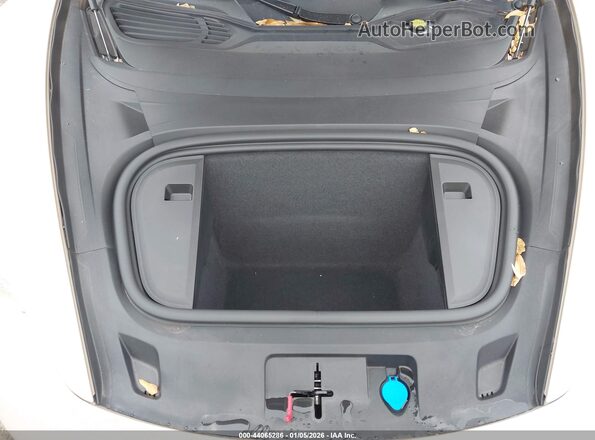 WP0BC2Y12PSA68066 2023 PORSCHE TAYCAN Tan უკანა ხედი