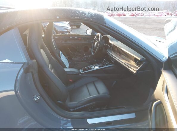 WP0CA2A96TS233019 2026 PORSCHE 911 Gray Вид салону спереду