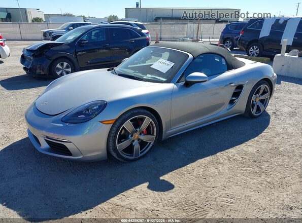 WP0CB2A85JS228301 2018 PORSCHE BOXSTER Серебряный Передняя левая четверть