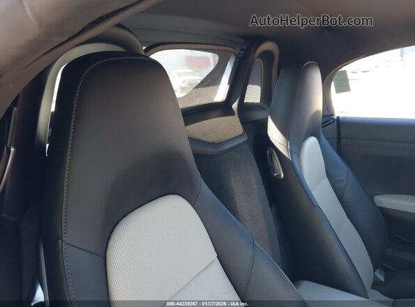 WP0CB2A85JS228301 2018 PORSCHE BOXSTER Серебряный Вид наклейки с VIN-кодом