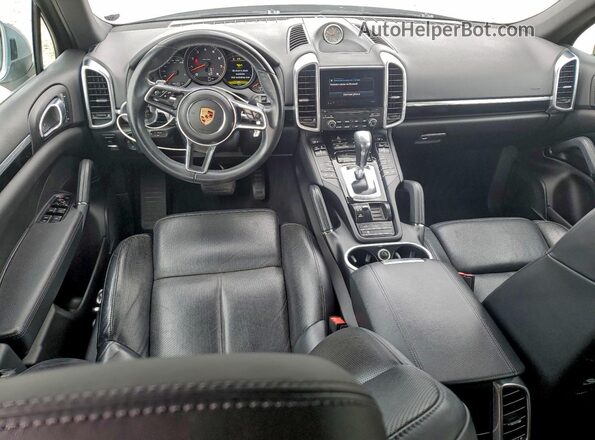 WP1AA2A23JKA05680 2018 PORSCHE CAYENNE Silver 