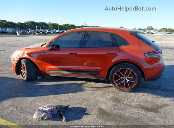 WP1AA2A50NLB04869 2022 PORSCHE MACAN Orange Вид задньої частини салону
