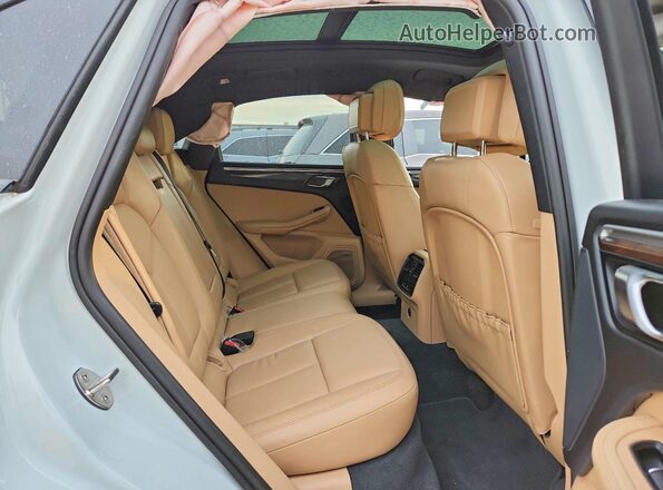 WP1AA2A52NLB03674 2022 PORSCHE MACAN White Սալոնի հետևի տեսք