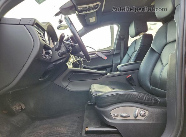 WP1AA2A52PLB03452 2023 PORSCHE MACAN Черный Вид салона спереди