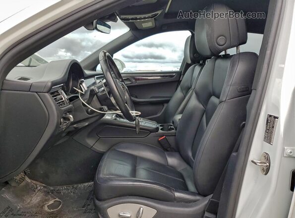 WP1AA2A55MLB10570 2021 PORSCHE MACAN Белый Вид салона спереди