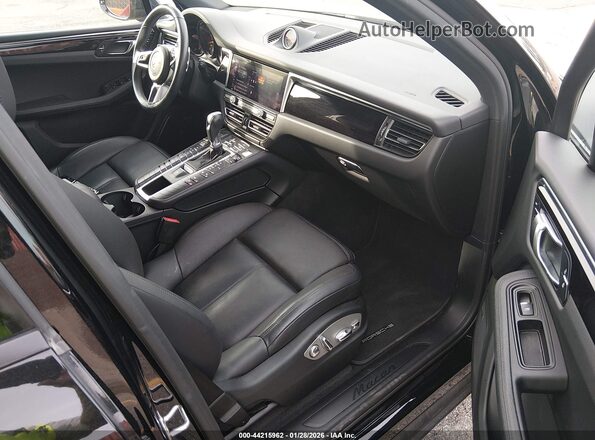 WP1AA2A56KLB09182 2019 PORSCHE MACAN Черный Вид салона спереди