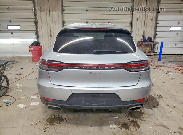WP1AA2A56MLB00453 2021 PORSCHE MACAN Silver Вид ззаду