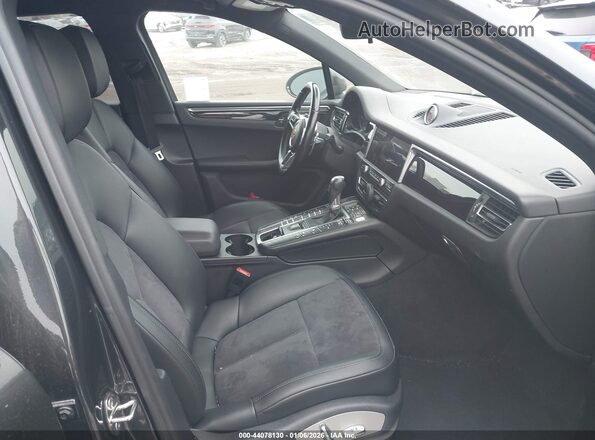 WP1AA2A56MLB08584 2021 PORSCHE MACAN Черный 