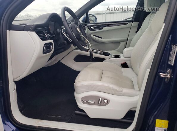 WP1AA2A5XRLB10734 2024 PORSCHE MACAN Синий Вид салона спереди