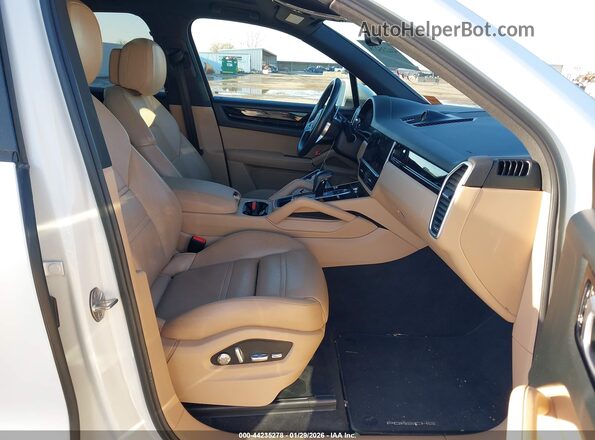 WP1AA2AY0MDA01714 2021 PORSCHE CAYENNE White Vista interior delantera