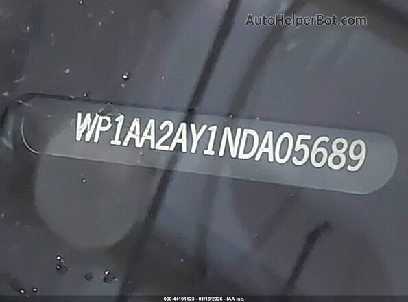 WP1AA2AY1NDA05689 2022 PORSCHE CAYENNE Gray Engine compartment view