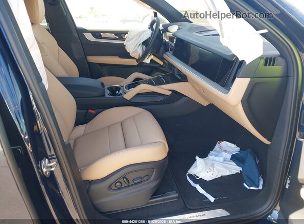 WP1AA2AY3TDA01754 2026 PORSCHE CAYENNE Blue Front interior view