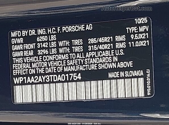WP1AA2AY3TDA01754 2026 PORSCHE CAYENNE Blue Engine compartment view