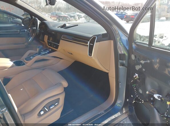 WP1AA2AY7KDA00718 2019 PORSCHE CAYENNE Blue წინა სალონის ხედი